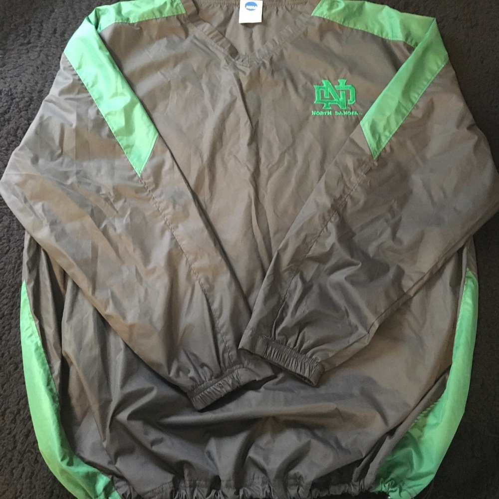North Dakota Windbreaker size large